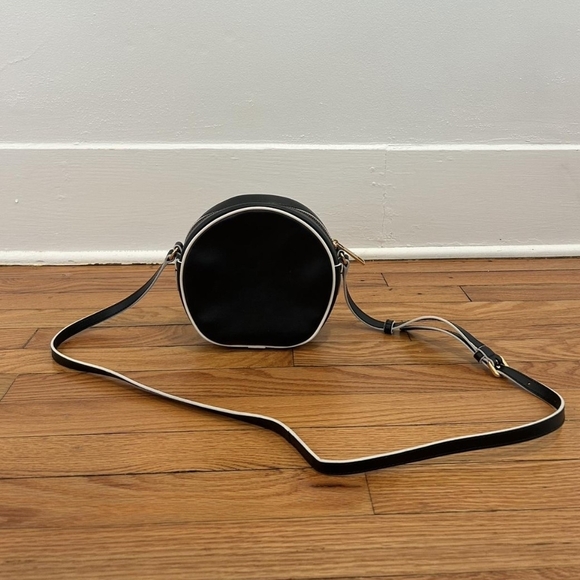 Marc Jacobs Round Crossbody Bag - Picture 5 of 7